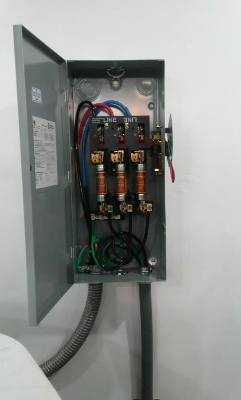 Three-phase disconnect switch installed for Smoke Detector Installation in Hillsborough